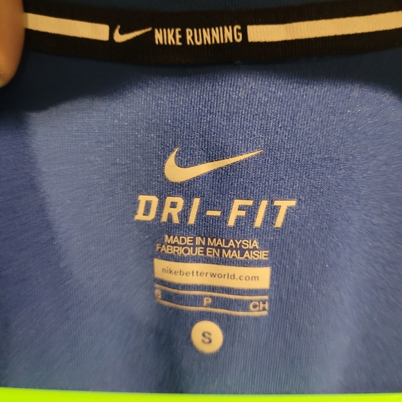 Womans Nike dry fit jacket Small - Picture 5 of 6